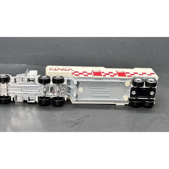 Vintage HO Scale 1/87 Matchbox Peterbilt 1980s NASA Semi Truck Trailer Transport - Picture 14 of 16